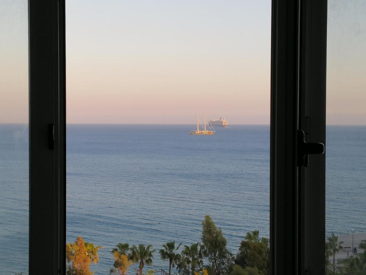 A City-Center Seaview Penthouse At Oceanic Limasol Buitenkant foto
