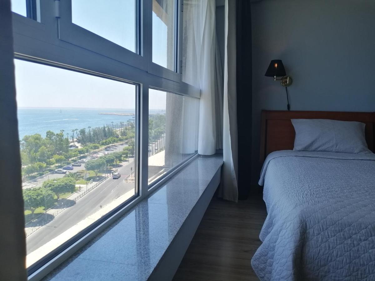 A City-Center Seaview Penthouse At Oceanic Limasol Buitenkant foto